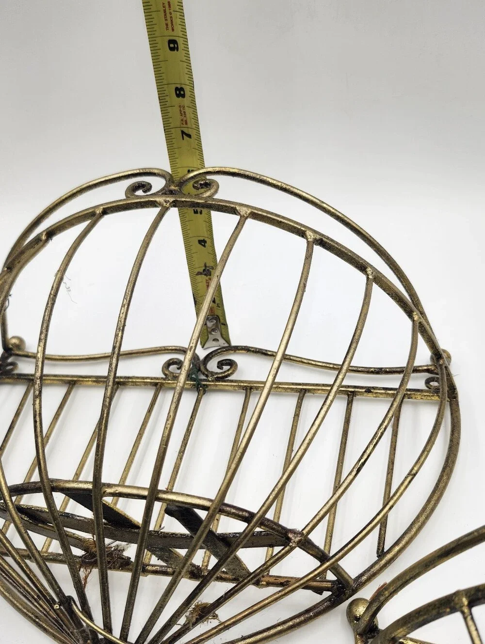 Vintage Metal Garden Shelf Wall Hanging Basket gold Round Planter